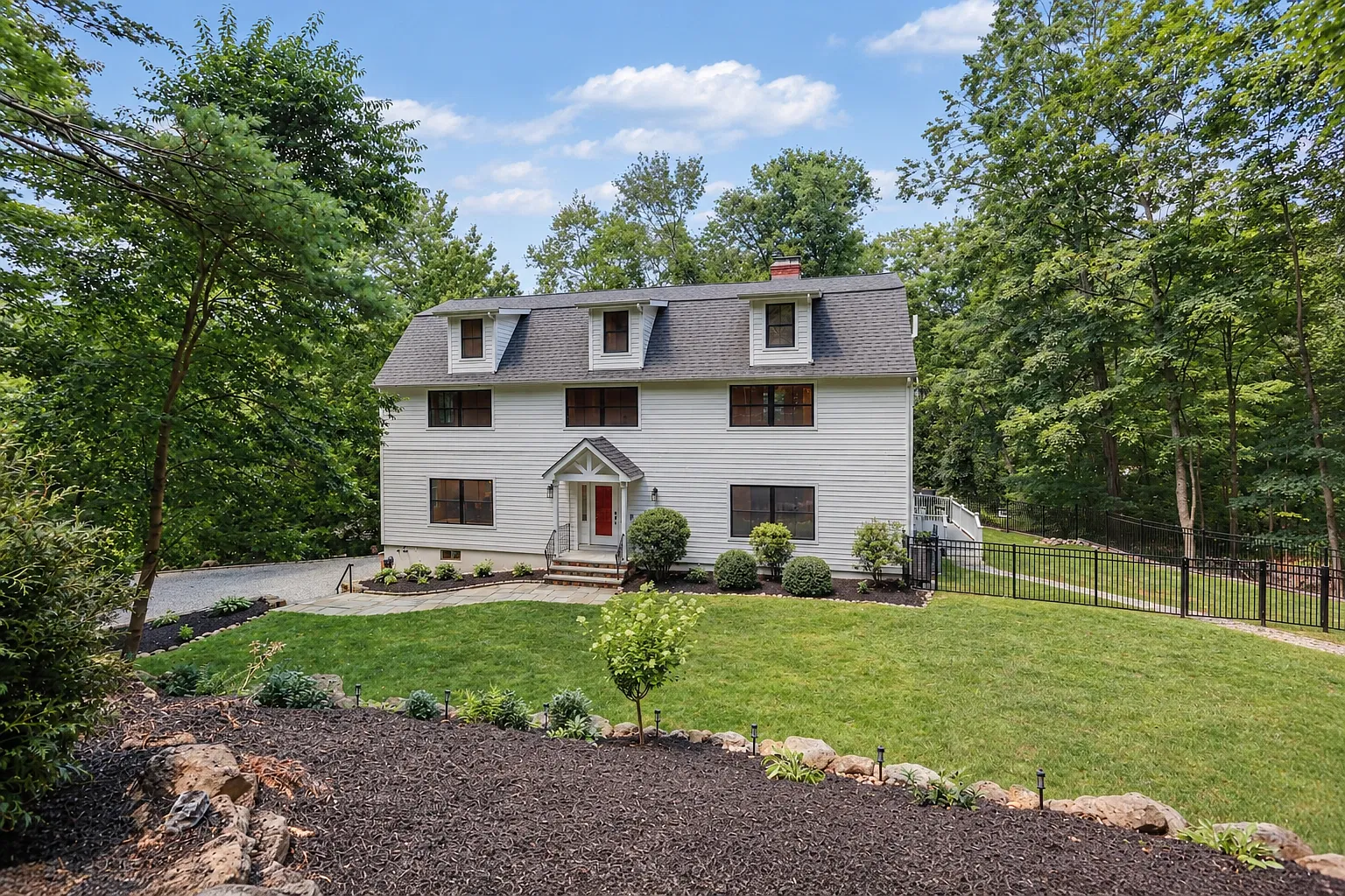 6 bed, 4900 sqft, $10,500 — Photo 1