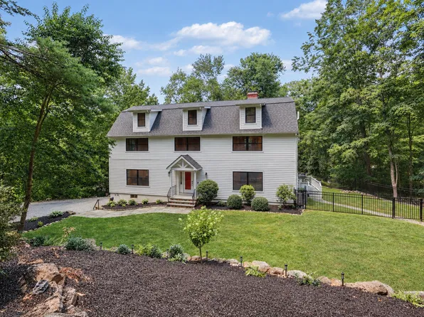 143A Old Hyde Rd, Weston, CT 06883