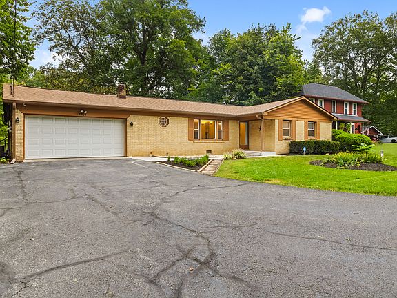 3rd image of 8904 Camby Rd