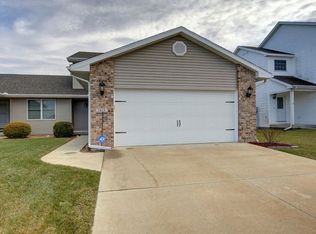 1418 Cobblestone Way, Champaign, IL 61822