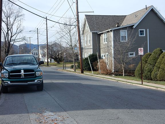 4th image of 11 W Mountain Ave