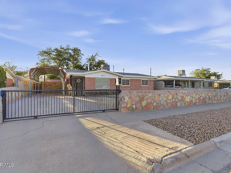 4873 McGregor Dr — Photo 6