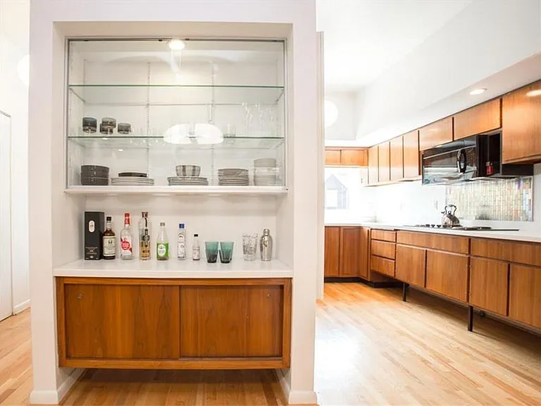 372 Lehigh Ave — Photo 9