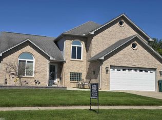 50087 Middle River Dr, Macomb, MI 48044