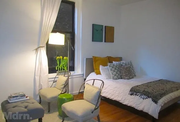 Rented by Mdrn Residential | media 8