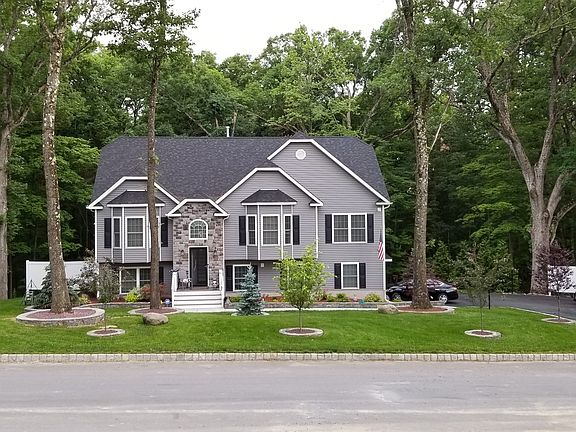 3rd image of 19 Finley Dr