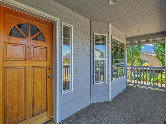 3rd image of 4920 Countryside Dr NE