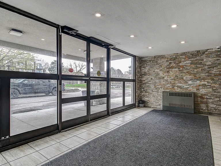 44 Valley Woods Rd — Photo 1