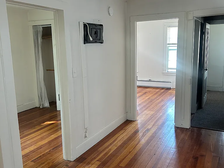 229 Robinson St #2 — Photo 3