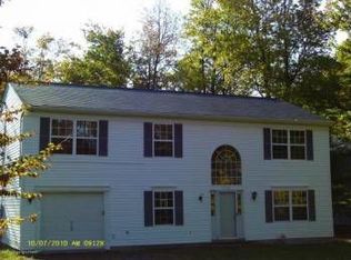 8151 Mayfair Rd, Tobyhanna, PA 18466