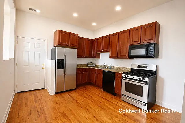 2335 W Lake St #3R — Photo 3