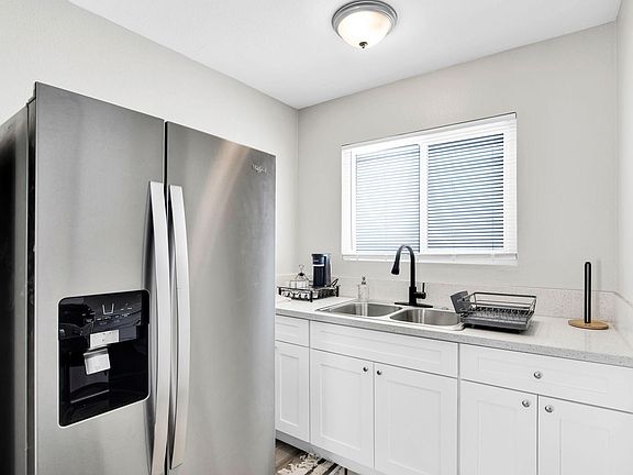 3rd image of 82451 John Nobles Ave APT 7
