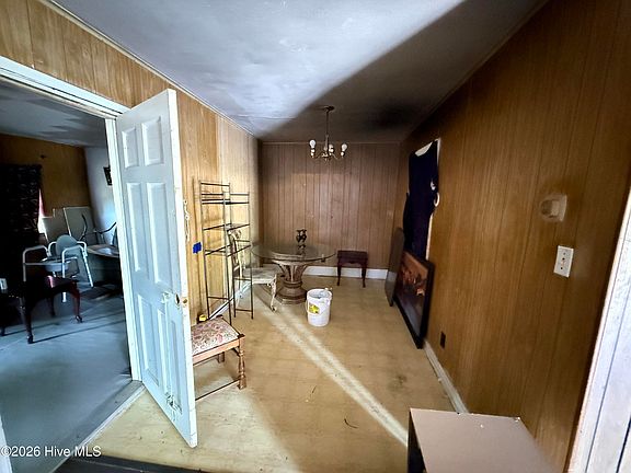 3rd image of 2527 Ivey Road