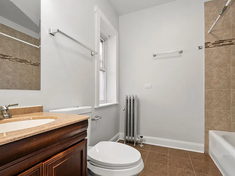 7521 S Essex Ave — Photo 5
