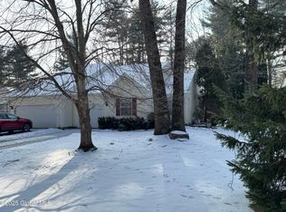 8 Cedar Ct, Queensbury, NY 12804
