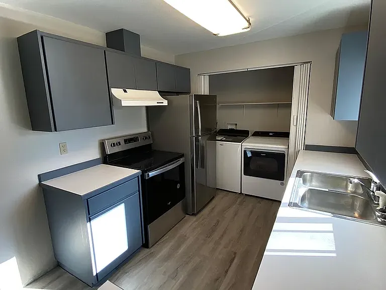 506 N Sampson St — Photo 8