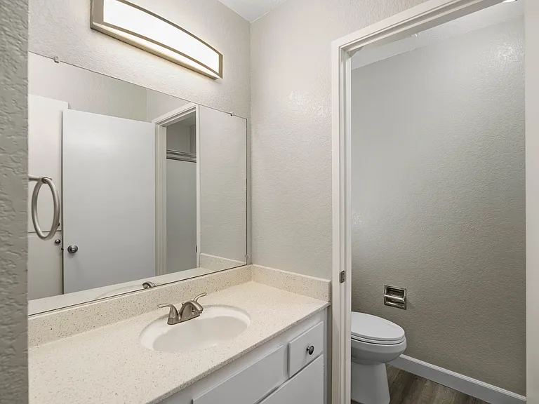 Crestview North Apartments — Photo 42