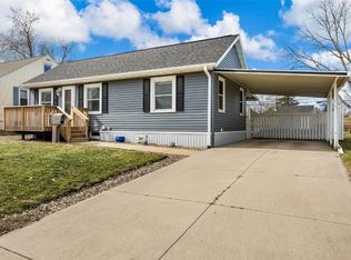 2472 2nd St SW, Cedar Rapids, IA 52404