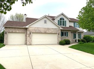 3311 Golden Eagle Rd, Bloomington, IL 61704