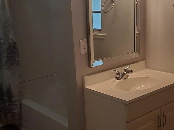 5th image of 6 Trenton St APT 12