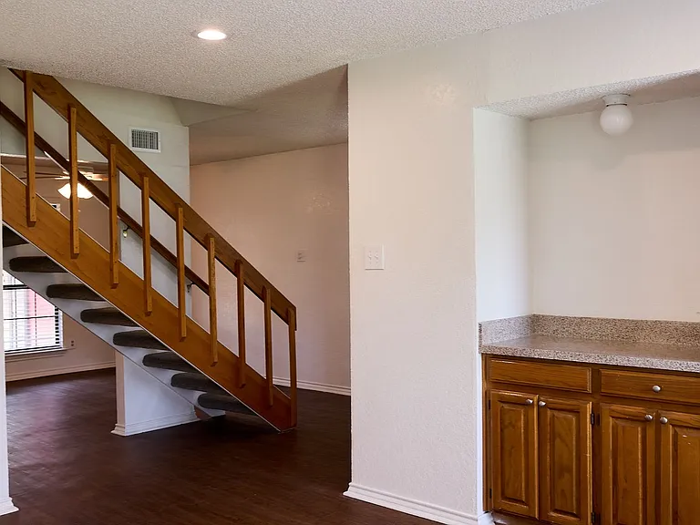 900 Kilkenny Ct #D — Photo 5