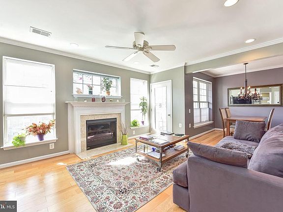 4th image of 305 S Payne St #16