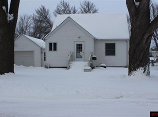411 E 11th St, Blue Earth, MN 56013