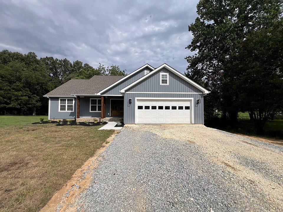 1st image of 913 Memorial Dr