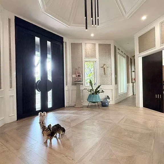 2300 SE Greenbriar Sq — Photo 4