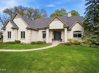 8766 Willow Pond Blvd, Sylvania, OH 43560