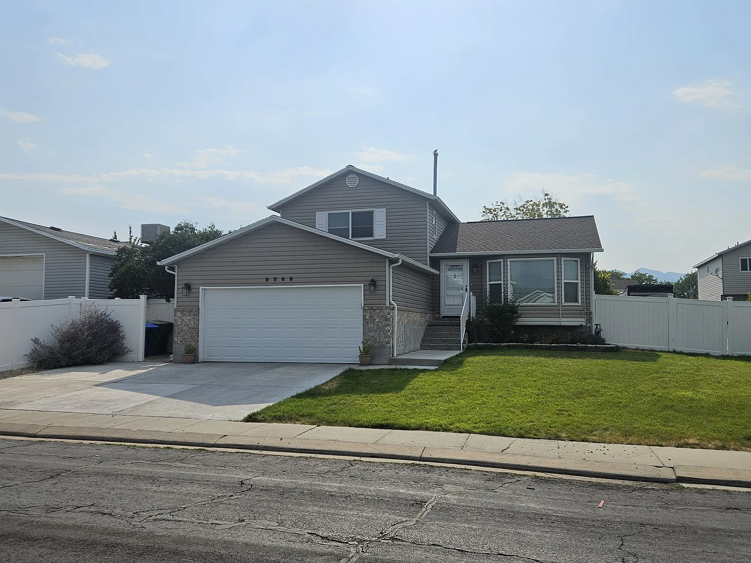 3 bed, 1478 sqft, $2,100 — Photo 2
