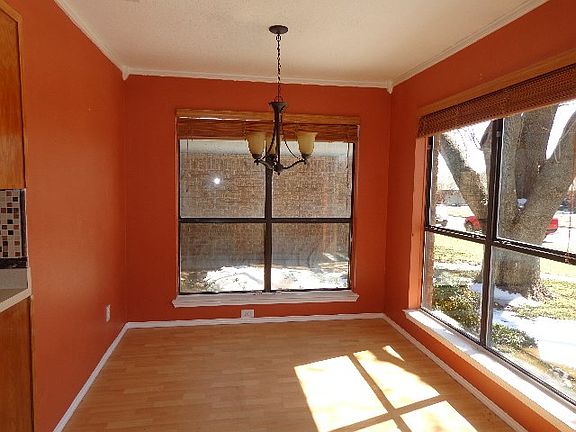 4th image of 833 Baxter Dr