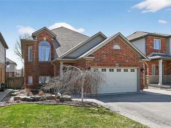 16 Downing St, Binbrook, ON L0R 1C0