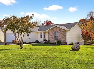 1217 W Woodhill Dr, Bloomington, IN 47403