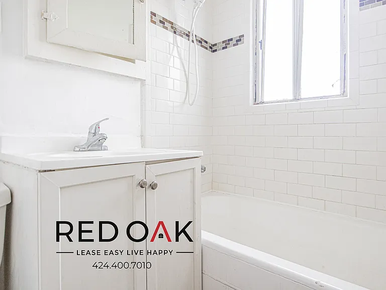 1405 S Berendo St #207 — Photo 9
