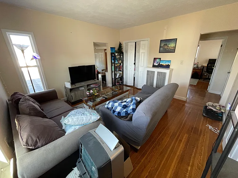 550 Main St #2 — Photo 3