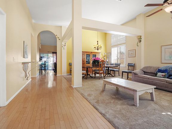 4th image of 7333 Round Hill Dr