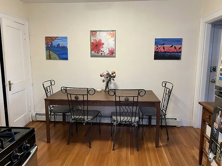 38 Day St Apartments — Photo 17