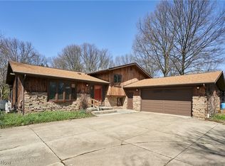 3574 Antoinette Dr, Cuyahoga Falls, OH