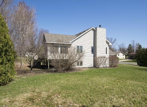 3rd image of 4011 Elmwood Dr