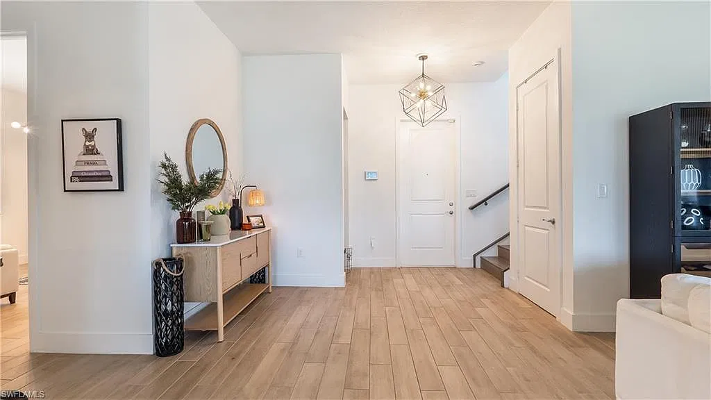 4 bed, 3.0 bath, 3300 sqft, $3,900 — Photo 3