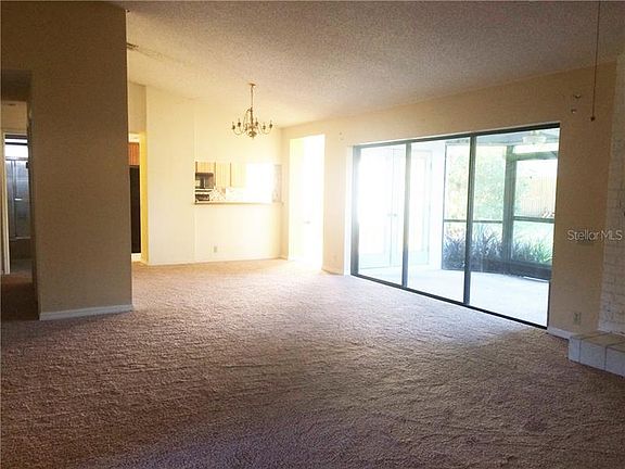 4th image of 2627 Bridle Dr