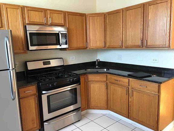 4th image of 3269 W Wabansia Ave #3