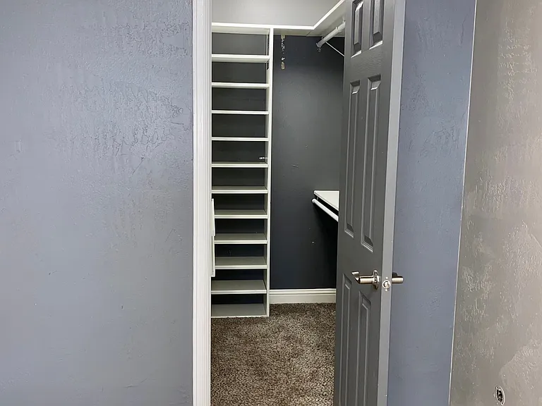 Walk in Closet