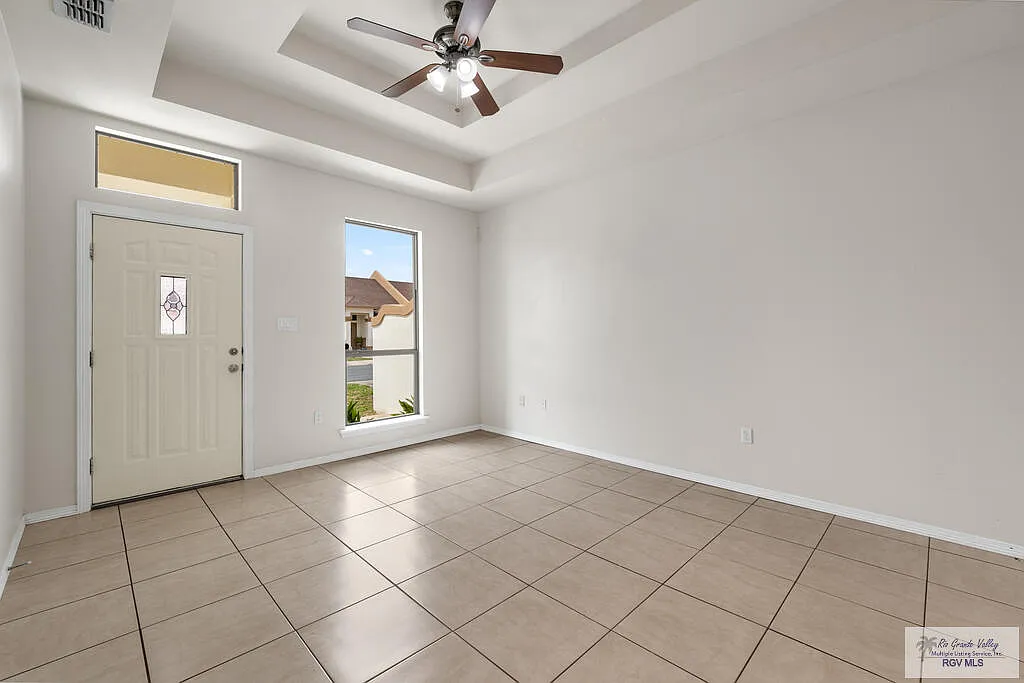 3 bed, 2.0 bath, 1109 sqft, $1,500 — Photo 3