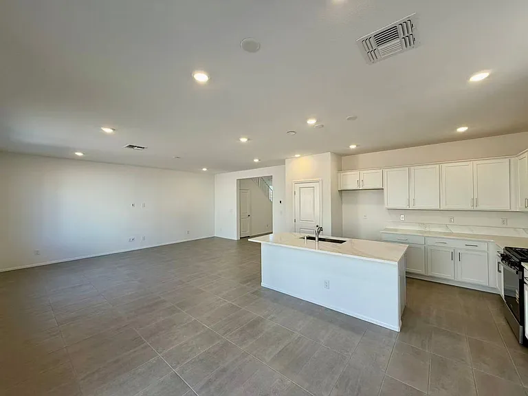 5956 Miller Ln — Photo 4