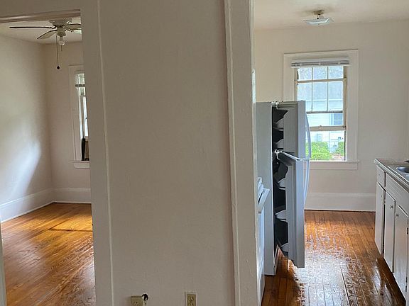 3rd image of 627 E Concord St APT G