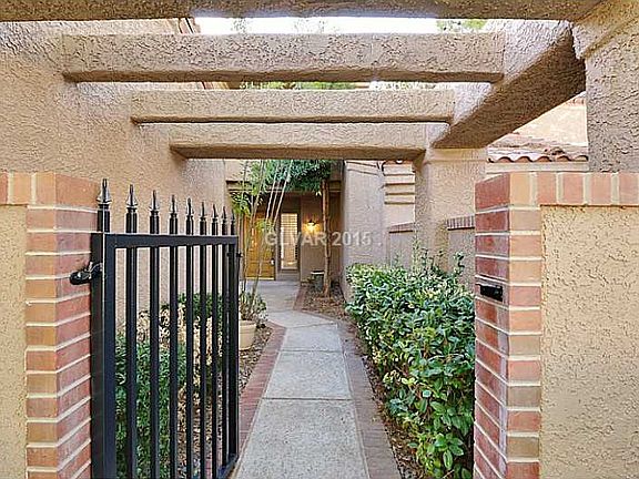 4th image of 5111 Breakers Ln