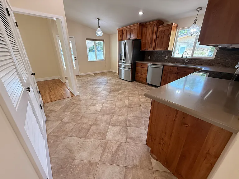 5088 S Woodmont Dr — Photo 5