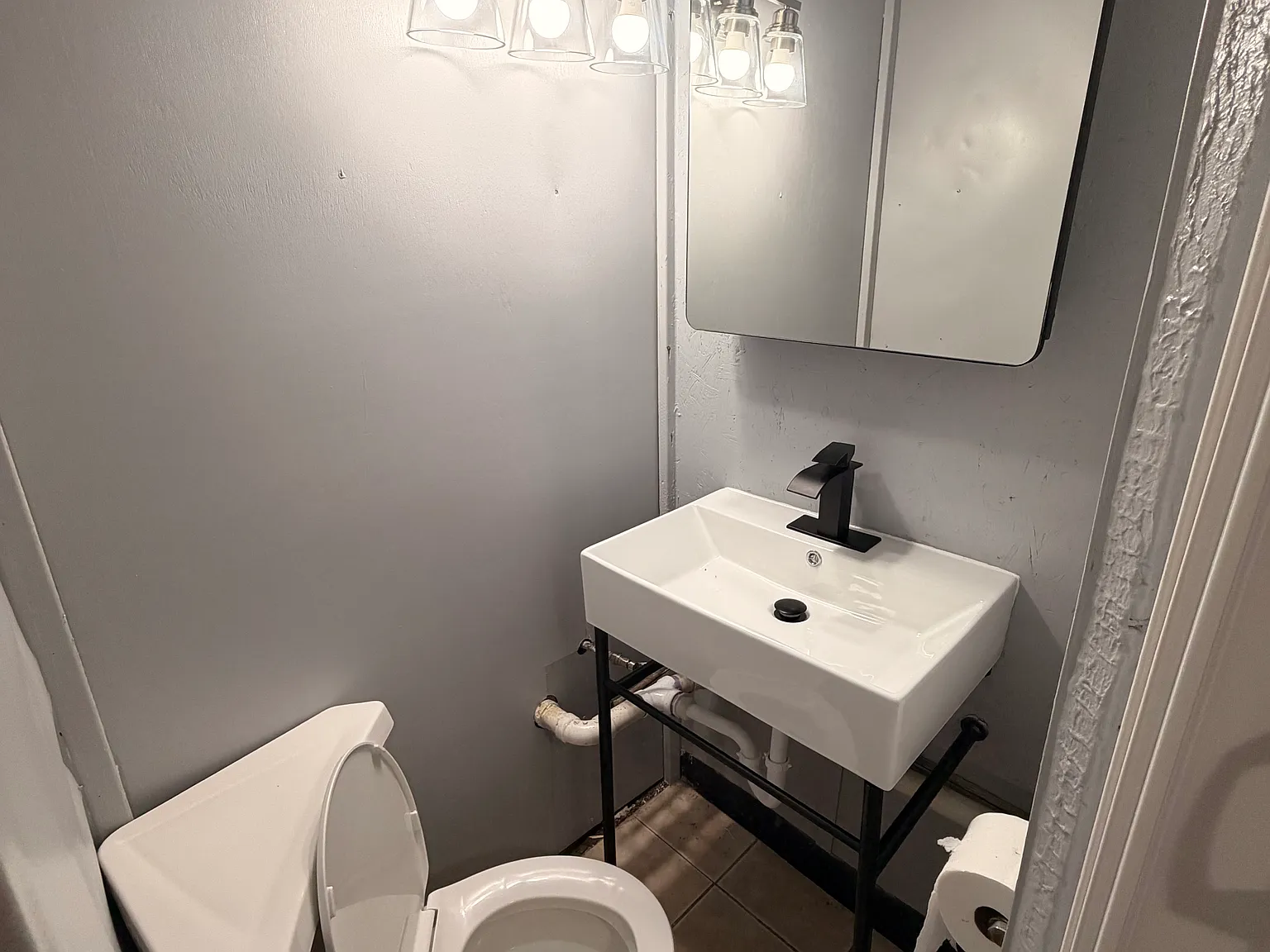 2 bed, 400 sqft, $900 — Photo 4